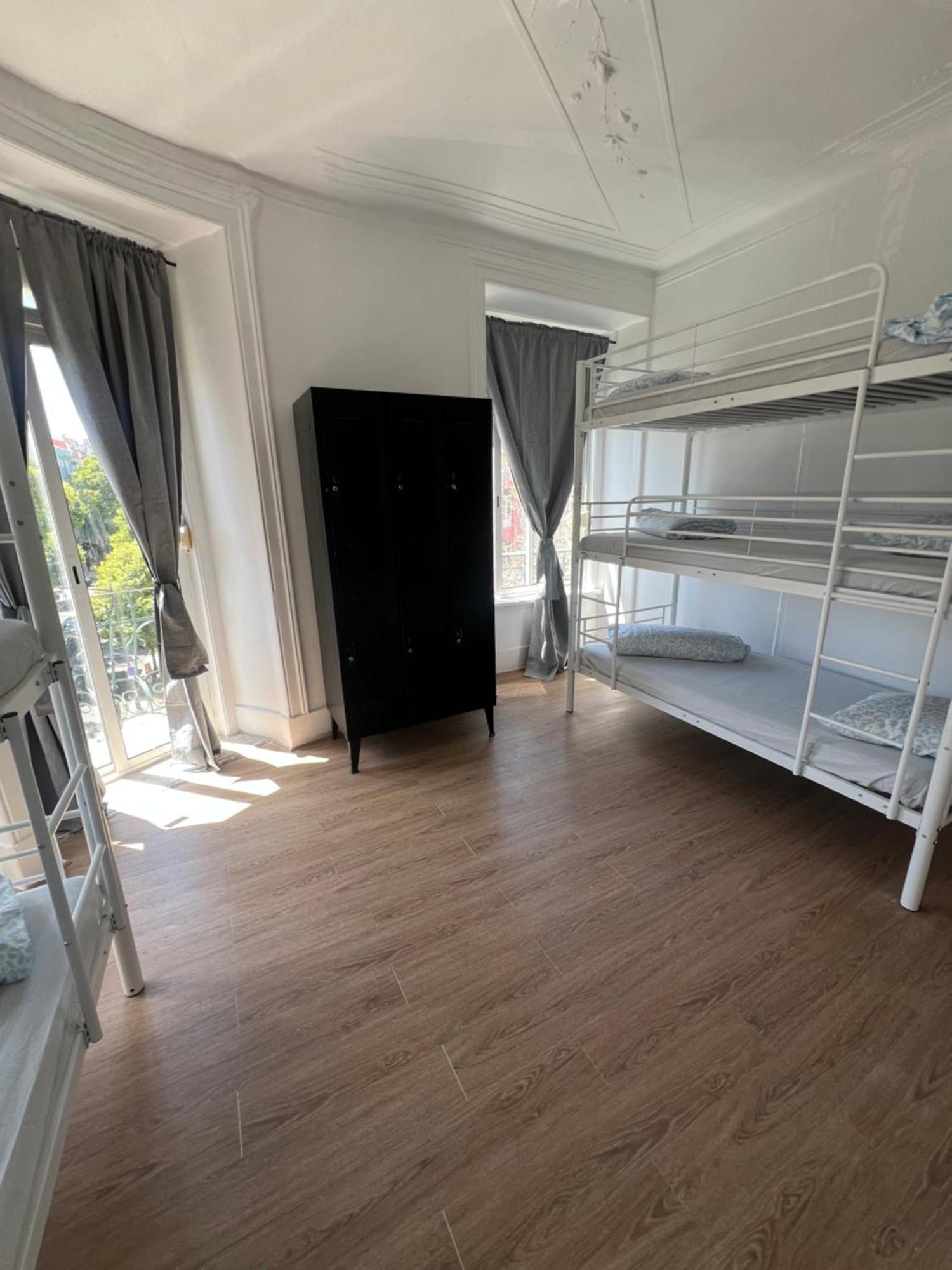 Bagetti Only For Girls Apartment
